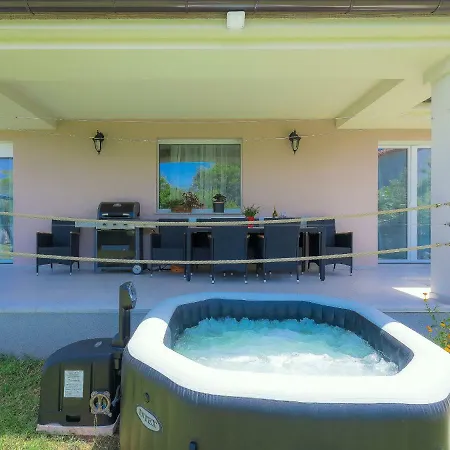 Holiday Bokan Hébergement de vacances *